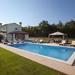 וילה Agnese, A Charming Pool Surrounded By Nature Veli Turini