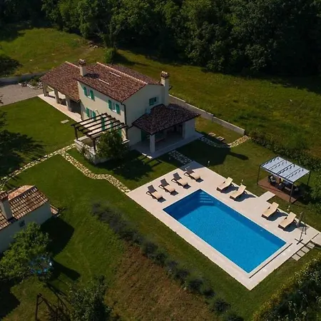 Vila Agnese, A Charming Pool Surrounded By Nature Veli Turini