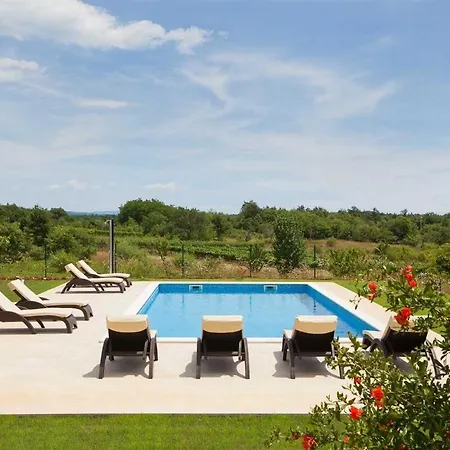 Agnese, A Charming Pool Surrounded By Nature * Veli Turini