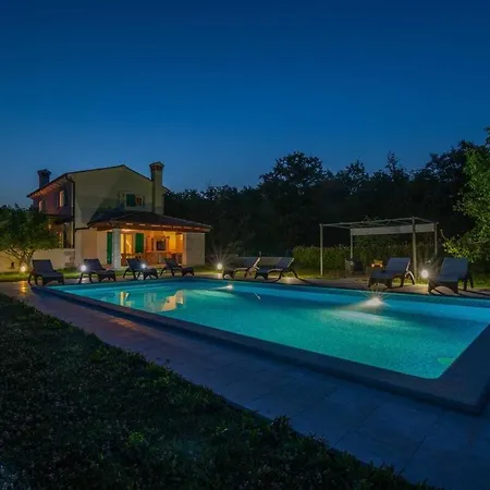 Agnese, A Charming Pool Surrounded By Nature *