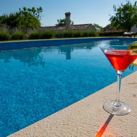 Villa Agnese, A Charming Pool Surrounded By Nature