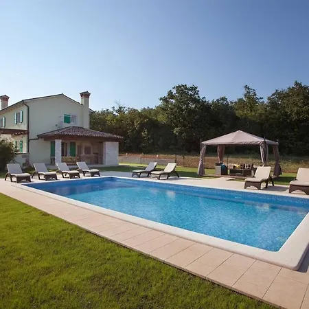 Vila Agnese, A Charming Pool Surrounded By Nature Veli Turini