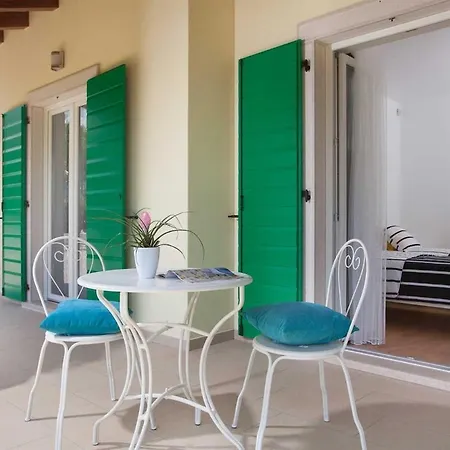 Agnese, A Charming Pool Surrounded By Nature Vila Veli Turini