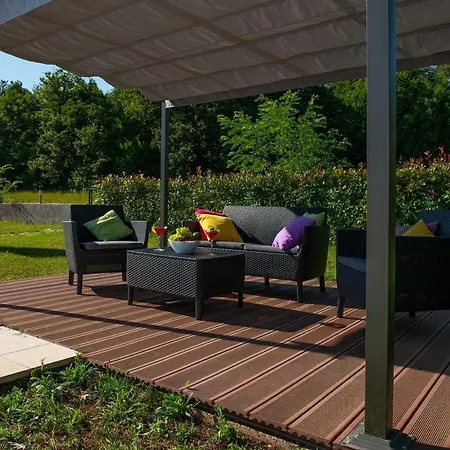 Agnese, A Charming Pool Surrounded By Nature