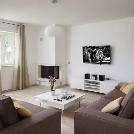 Agnese, A Charming Pool Surrounded By Nature Villa *