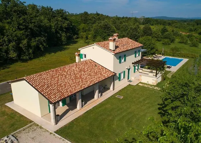 Agnese, A Charming Pool Surrounded By Nature Vila